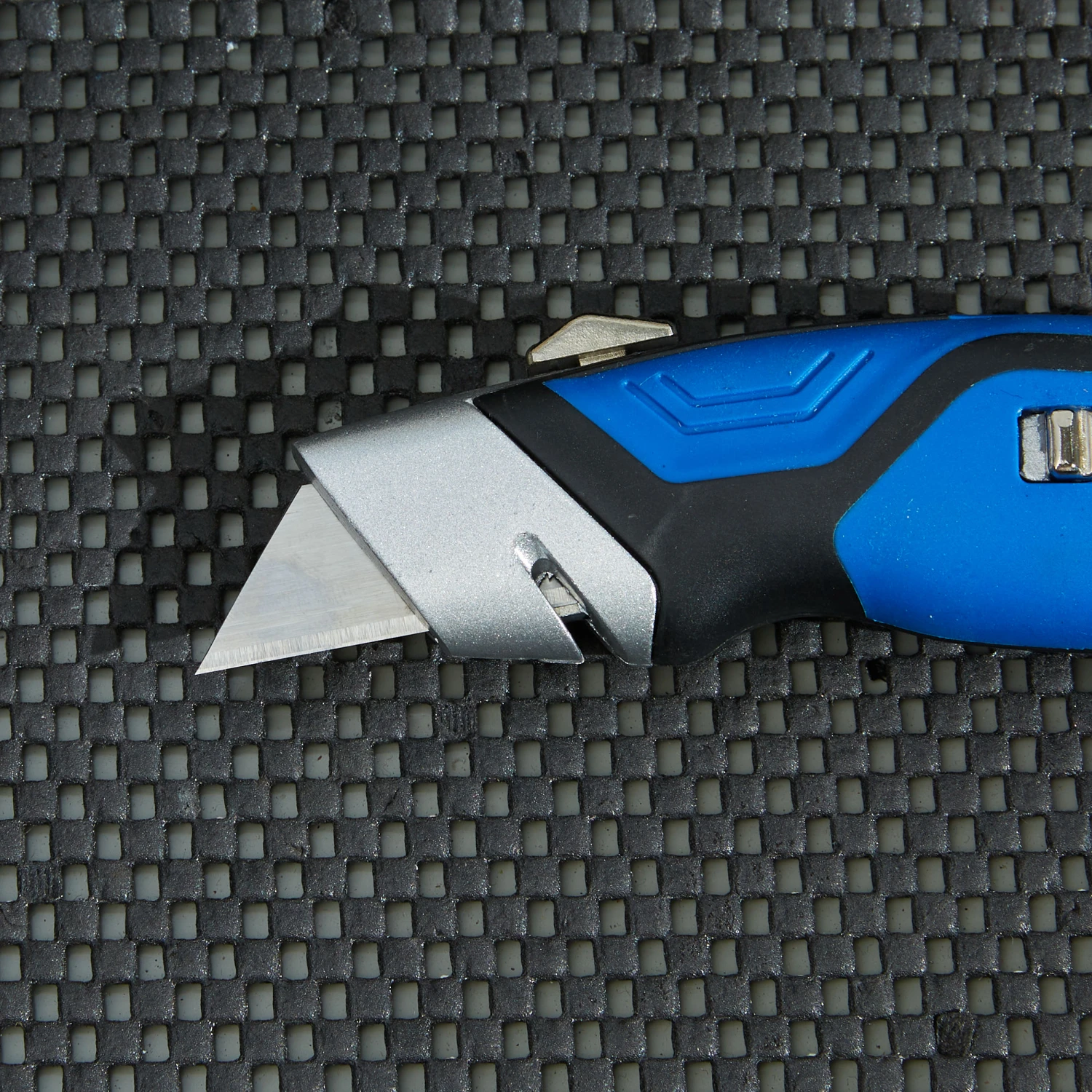 Kobalt Utility Knives 3-Blade Utility Knife 4 Kobalt Utility Knives 3-Blade Utility Knife - Image 4